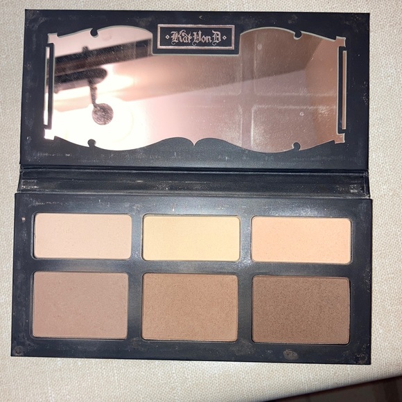 ICONIC Shade and Light palette - Picture 2 of 3